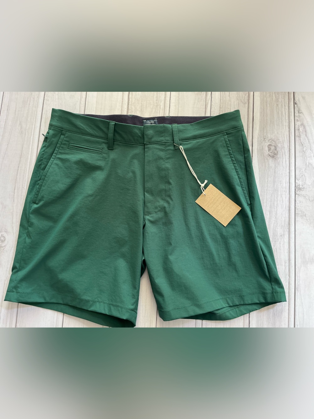 New Men’s J. Crew green 7” tech golf performance short. Size 31” - Picture 6 of 14
